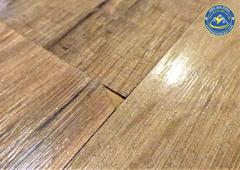 xử lý sàn gỗ bị hở