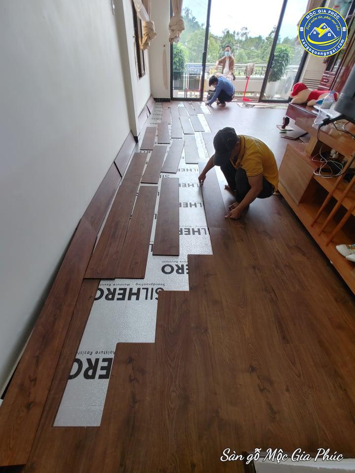 lắp đặt sàn gỗ công nghiệp